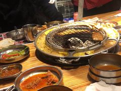 -青瓦炭韩潮烤肉(花园道店)