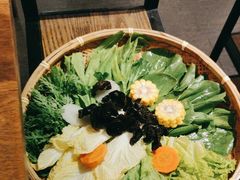 -尚尚仙·酸汤猪手·猪肚鸡火锅(华联万柳购物中心店)