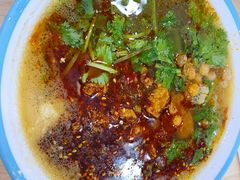 牛肉酸辣粉-小杨生煎(成山巴黎春天店)