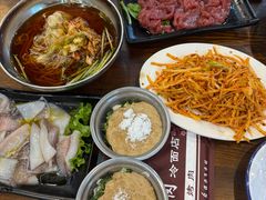 -韩风烤牛肉冷面店