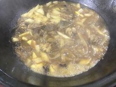 -粘豆包柴火铁锅炖