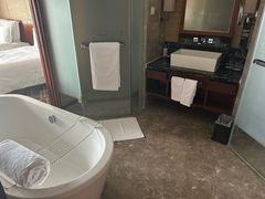 -三亚湾海居雅高铂尔曼度假酒店