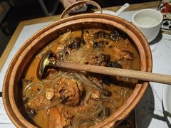 小鸡炖蘑菇-关东小磨东北菜(漕河泾印象城店)