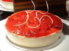 白朱古力拿士啤梨毛士饼-广州花园酒店-凌璇阁360度高空海鲜自助餐CAROUSEL