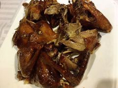 手撕乳鸽-琬苑鸽庄·川粤融合菜(解放碑总店)