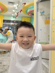 -爆米花儿童美发乐园