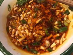 -拈签一笑黄牛肉辣卤串串