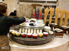 自助取餐区-西安高新希尔顿酒店·咖啡露台西餐厅