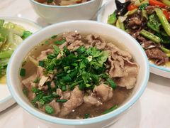奔跑牛肉汤-犇逸·乐山跷脚牛肉·四川现炒(览海店)