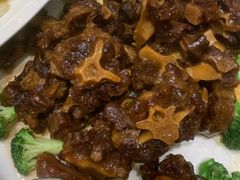 红烧牛尾-紫玉食府