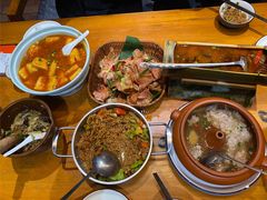 -老滇山寨•云南特色菜•地方菜•民族风情歌舞表演(金碧店)