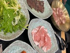 -臻牛烤肉
