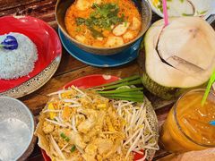 -Pad Thai Kratong Thong by ama