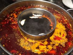 -小天鹅火锅·一线江景洪鼎旗舰店(洪崖洞店)