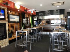 -12 Rocks Beach Bar Cafe