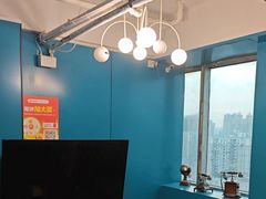 -荒岛实景沉浸密室(江汉路1店)