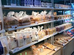 面包甜点陈列柜-仟吉(大溪地店)