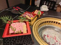 -山川小町·极番烧肉(新地假日广场店)