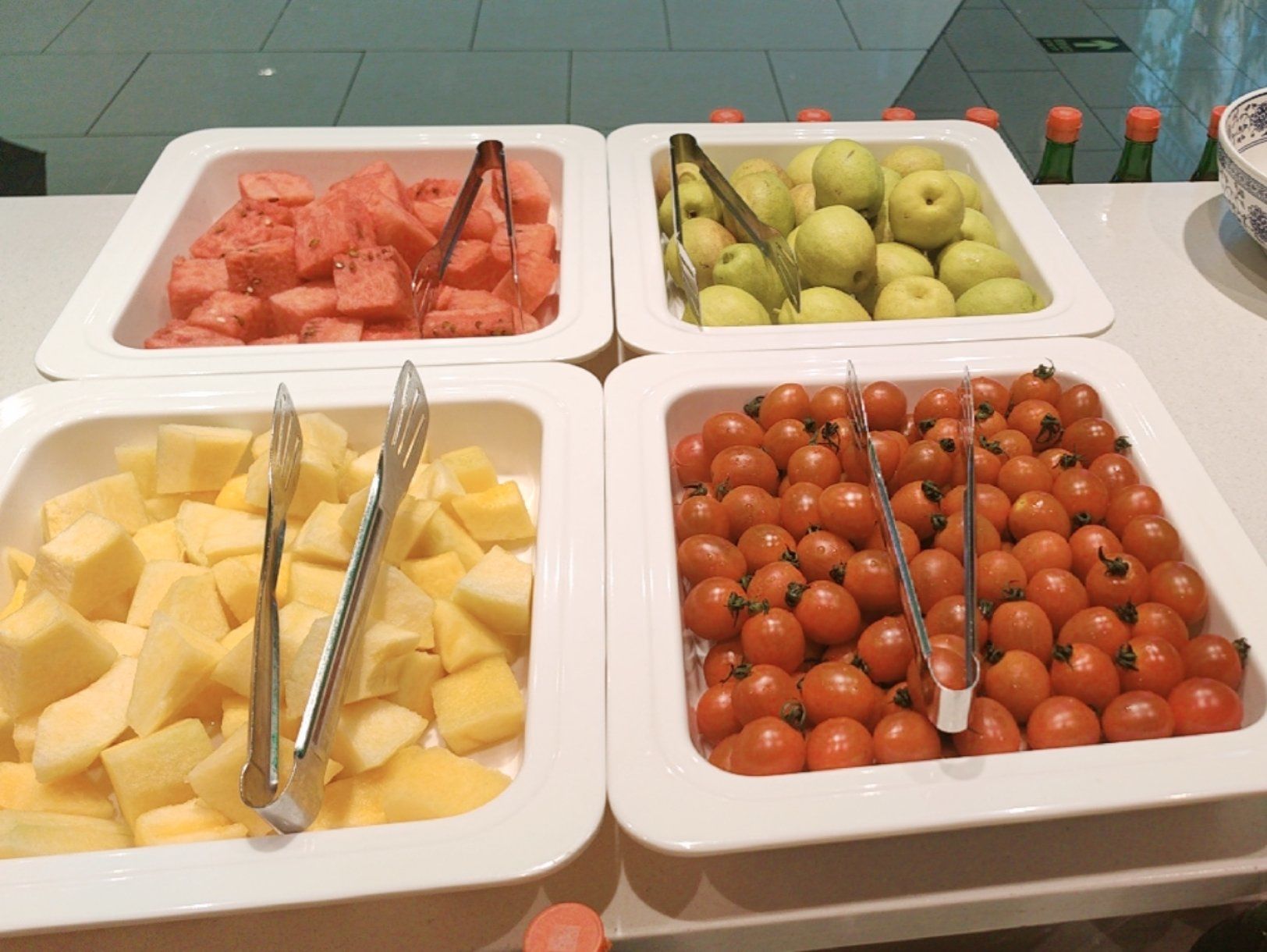 炫一顿热腾腾的火锅 自助水果 超人气火锅店