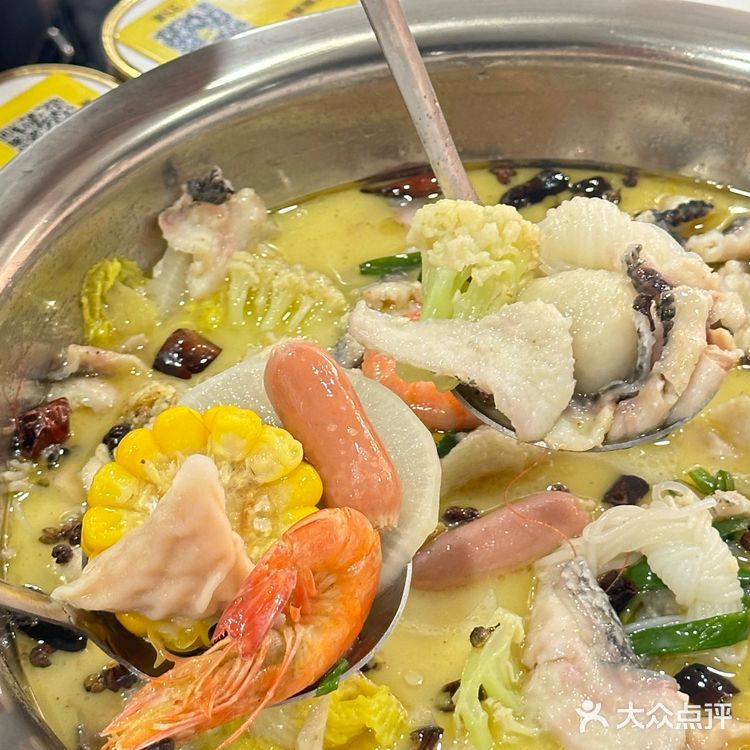 杭州探店｜好样的！你们碳水也搞起“联名”啦🍲