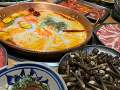 -洱火云南酸菜牛肉火锅(石景山当代商城店)