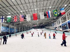 -乔波室内滑雪场