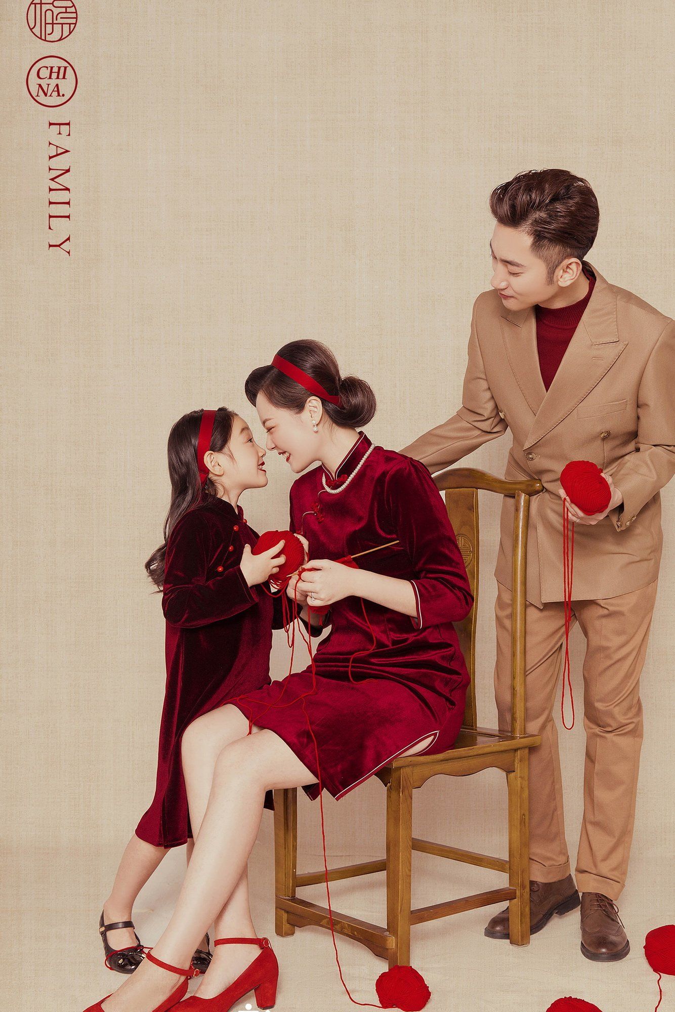 最近和家人在上海麦莎视觉拍了一组古风全家福,简直美翻啦!