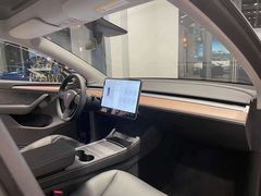 -TESLA 特斯拉(上海太古汇体验店)