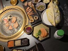 -铭牛烧肉·和牛海鲜自助(高新月牙湖店)