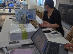 -荣耀授权专卖店(黄浦浙江中路店)