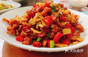Pickled Radish Stir-fried Duck Feet
