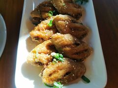 -Chom Cafe and Restaurant