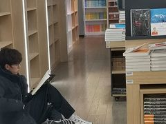 -新华书店(泉城路店)