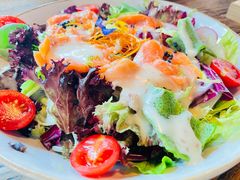 烟熏三文鱼沙拉-I HOLIC艾豪丽披萨(KKone店)