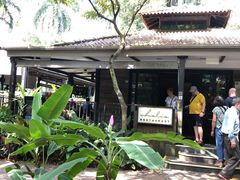 -植物园哈利亚餐厅