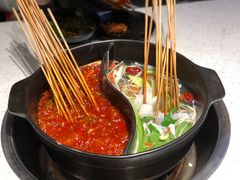 招牌红油锅底-钢管厂五区小郡肝串串香(南山店)