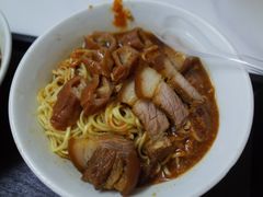 -松树干拌面店