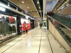-欧尚超市苏州店停车场(金鸡湖路店)