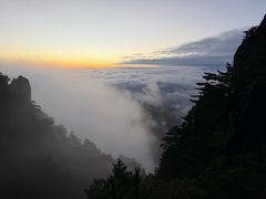 -黄山光明顶山庄