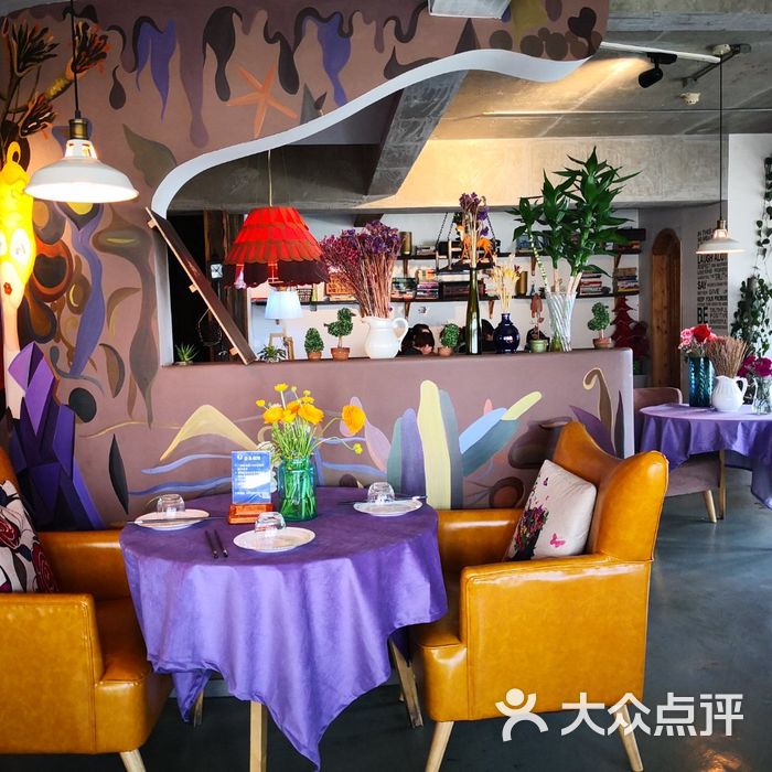 赵小姐创意餐厅