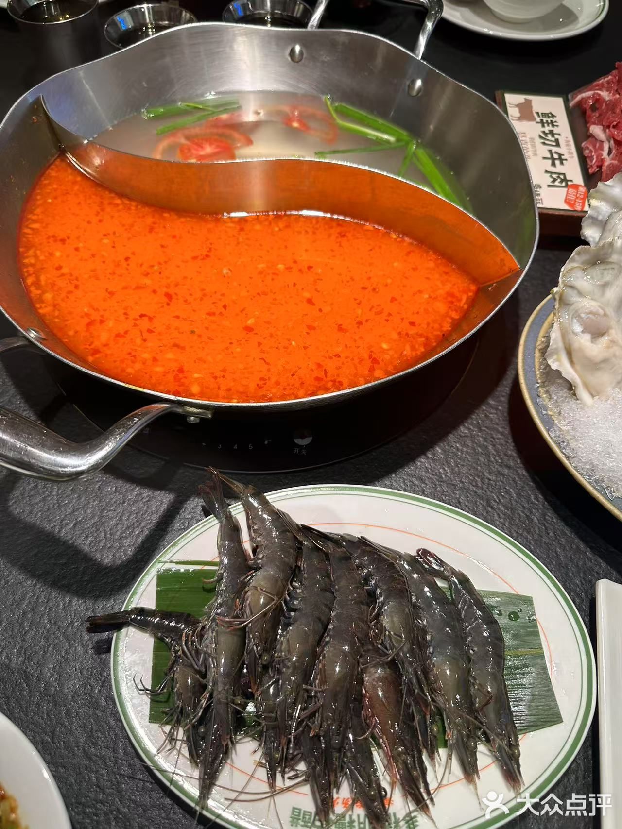 招牌海南文昌鸡，鸡肉鲜嫩弹牙，煮5分钟左右即可食用