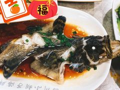 -四川小胡子海鲜(丁村万人海鲜广场店)