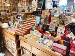 -猫的天空之城概念书店(杭州南宋御街店)