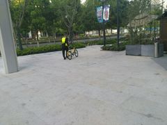 -龙湖虹桥天街-停车场