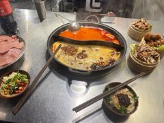 -鹿鸣山草本茶香火锅(园西路店)