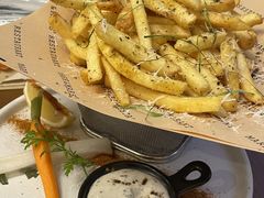 -Mark&Mars Restaurant
