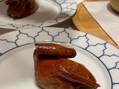 玻璃脆皮香茅石岐乳鸽-炳胜公馆(珠江新城店)