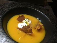 香滑姜味南瓜汤配火腿脆片-AZUL by FUEL蓝色·法式酒馆(琶醍店)