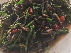 -乡巴佬鼎锅饭
