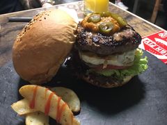 -HIGH FIVE哈福手工汉堡(桂林路店)